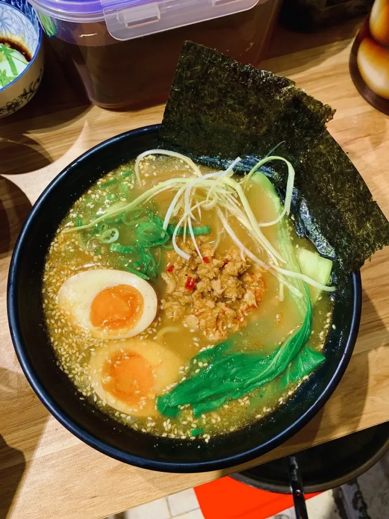 quan an pham van dong 1