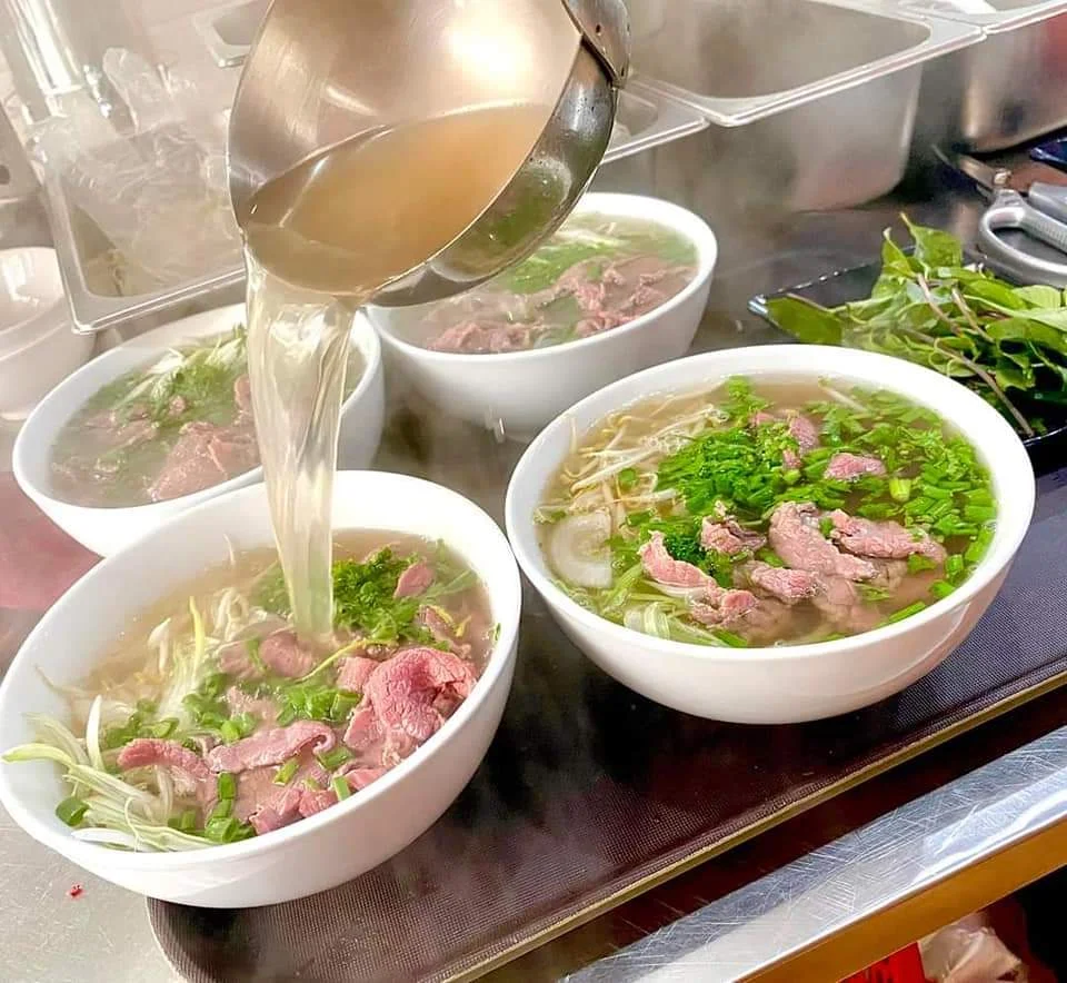 quan an pham van dong 3